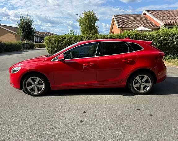 Volvo V40 3 of 5