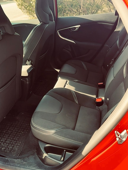 Volvo V40 9 of 15
