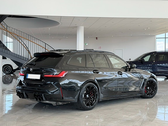 BMW M3 2 of 5