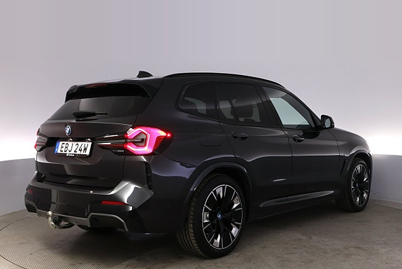 BMW iX3 5 of 27