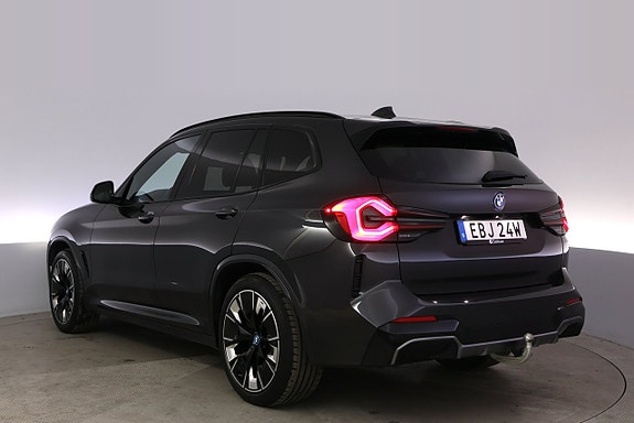 BMW iX3 4 of 27