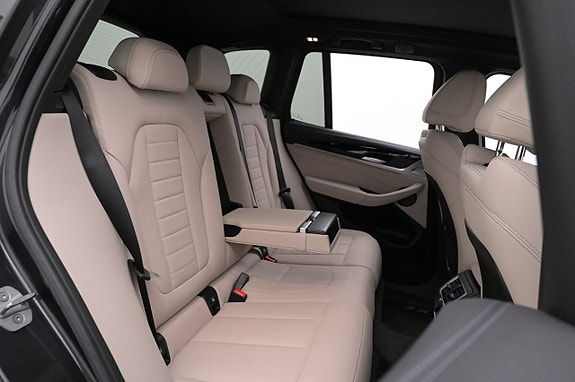 BMW iX3 21 of 27