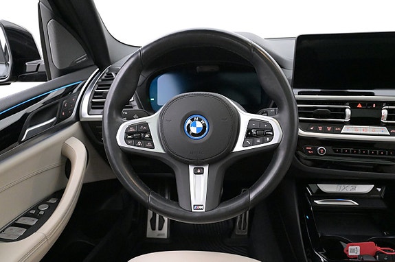 BMW iX3 7 of 27