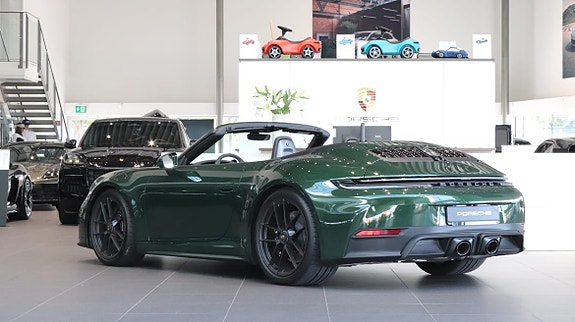 Porsche 911 2 of 5