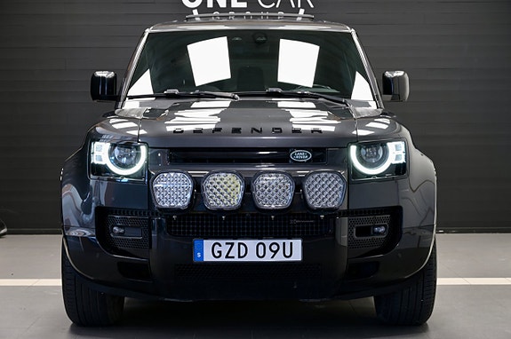 Land Rover Defender 130 3 of 30