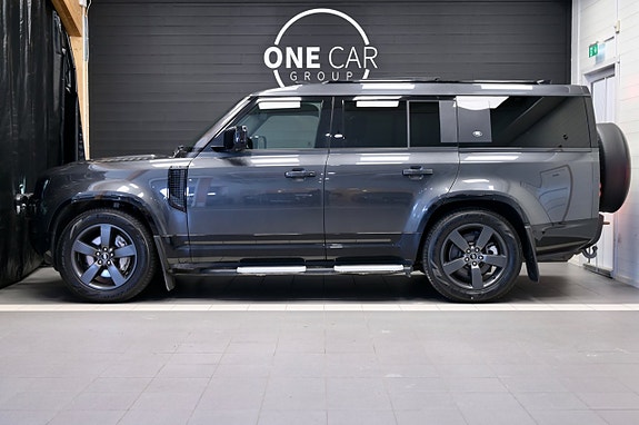 Land Rover Defender 130 4 of 30