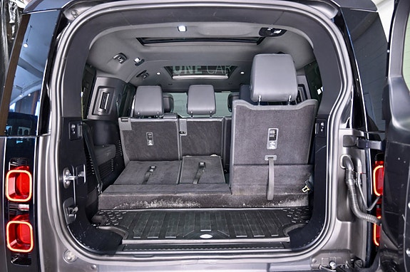 Land Rover Defender 130 10 of 30