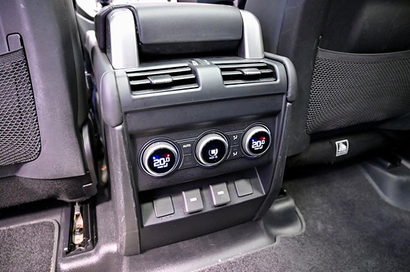 Land Rover Defender 130 15 of 30