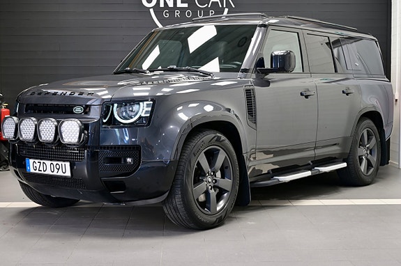 Land Rover Defender 130 2 of 30
