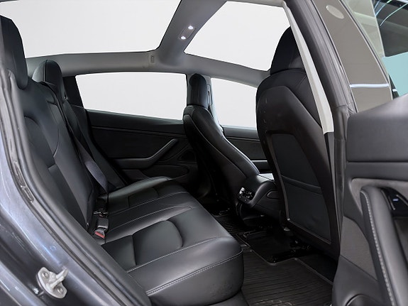 Tesla Model 3 10 of 17
