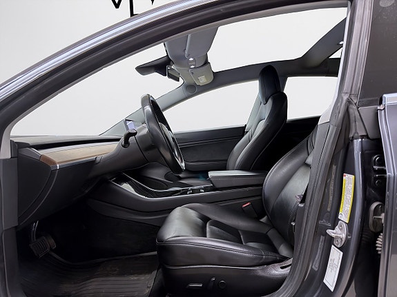 Tesla Model 3 8 of 17