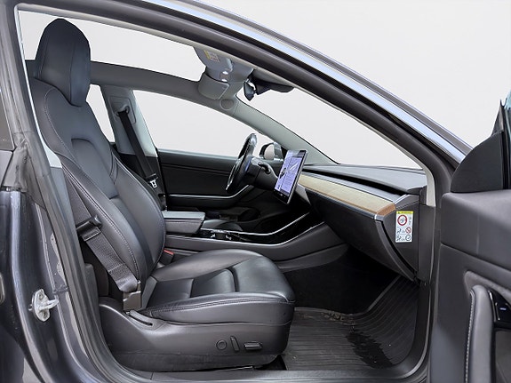 Tesla Model 3 15 of 17