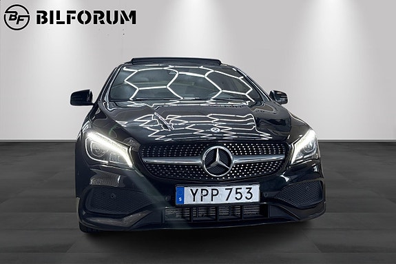 Mercedes-Benz CLA180 3 of 5
