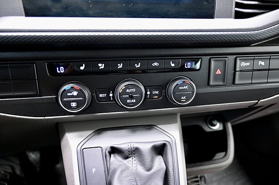 Volkswagen Caravelle 18 of 22