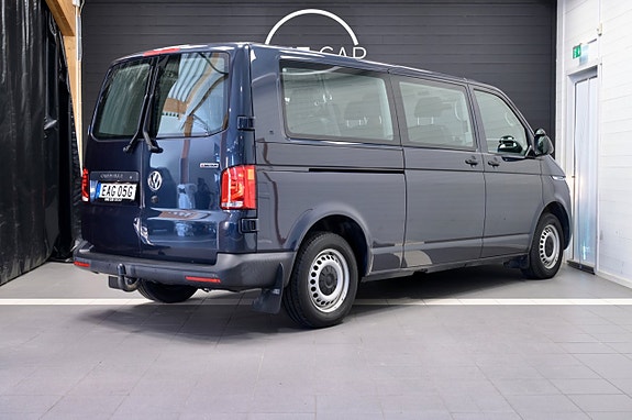 Volkswagen Caravelle 4 of 5