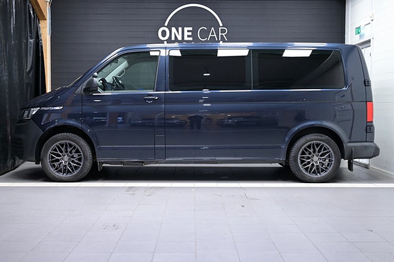 Volkswagen Caravelle 3 of 22