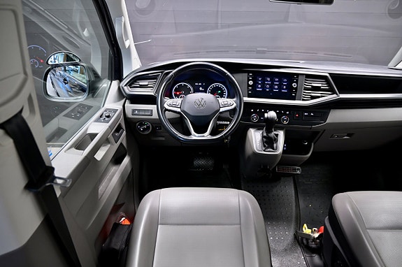 Volkswagen Caravelle 15 of 22