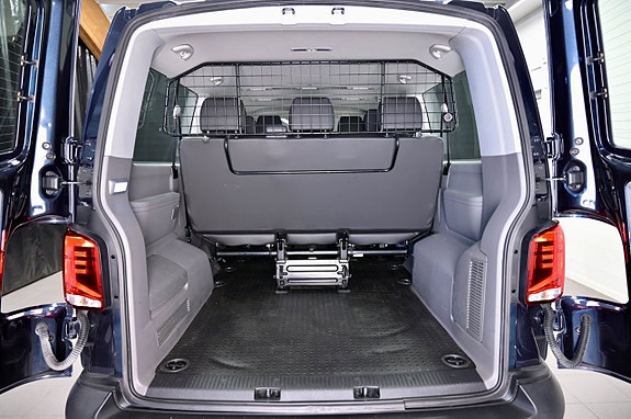 Volkswagen Caravelle 7 of 22