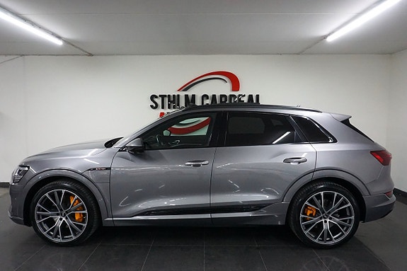 Audi e-tron 3 of 5
