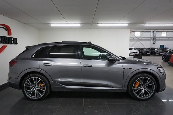 Audi e-tron 5 of 5