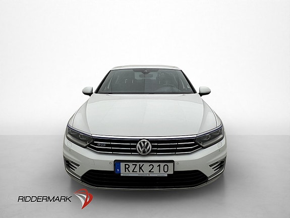 Volkswagen Passat 2 of 30