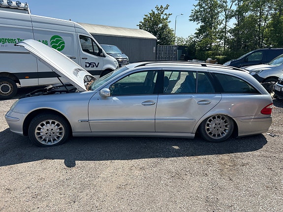 Mercedes-Benz E300 de 2 of 6