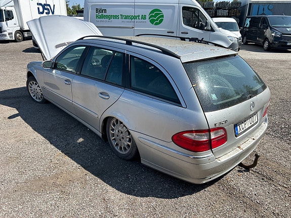 Mercedes-Benz E300 de 3 of 6