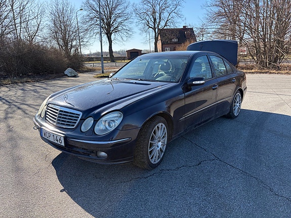 Mercedes-Benz E300 de 5 of 5
