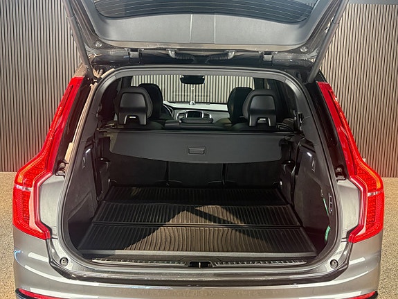 Volvo XC90 15 of 19