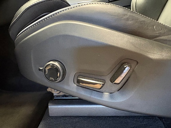 Volvo XC90 12 of 19