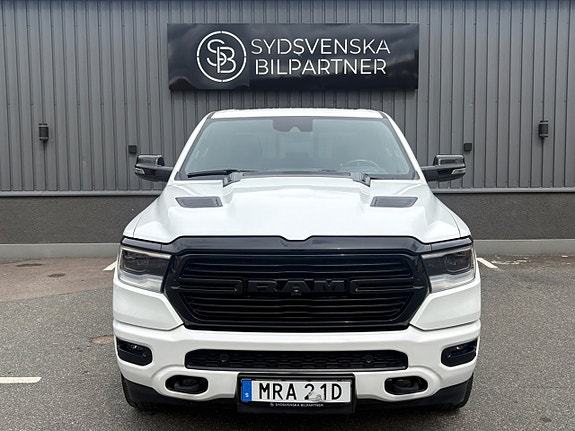 Dodge RAM 1500 2 of 5