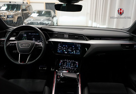 Audi Q8 14 of 29