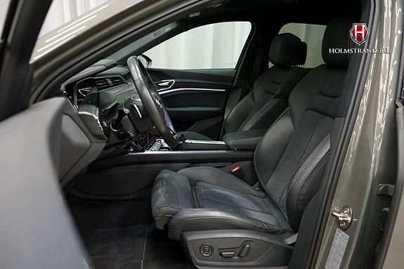 Audi Q8 10 of 29