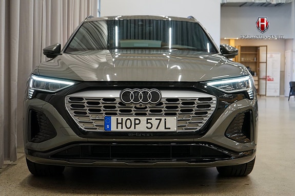 Audi Q8 6 of 29