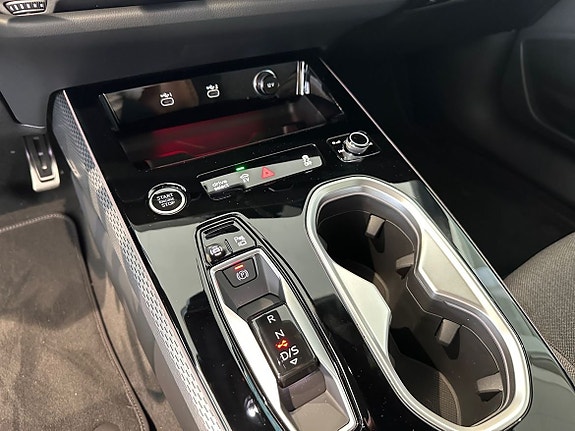 Audi A6 11 of 15
