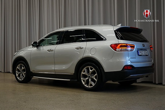 Kia Sorento 4 of 27