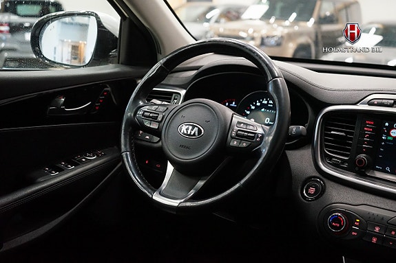 Kia Sorento 15 of 27