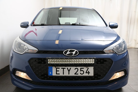 Hyundai i20 5 of 23