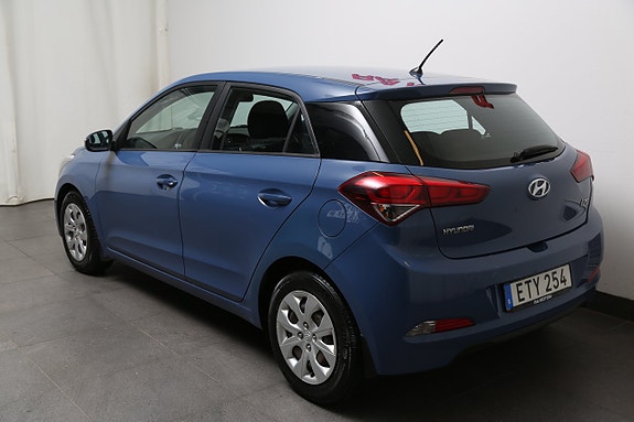 Hyundai i20 4 of 23
