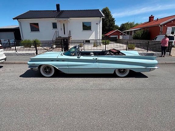 Buick Invicta 12 of 26