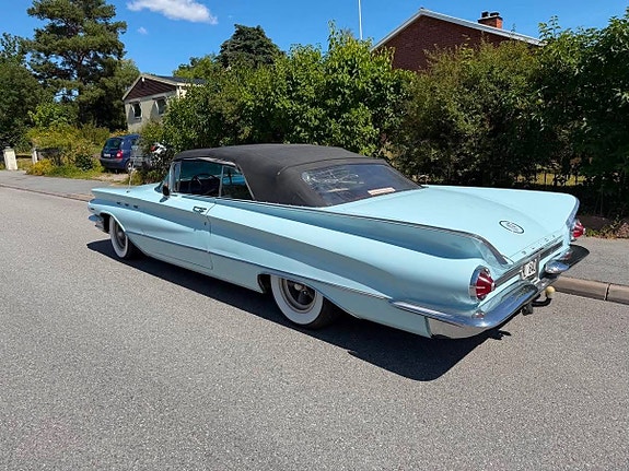 Buick Invicta 11 of 26