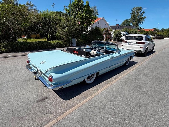 Buick Invicta 3 of 26