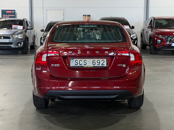 Volvo S60 4 of 5