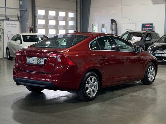 Volvo S60 2 of 5
