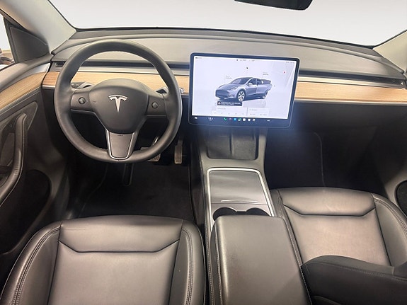 Tesla Model Y 11 of 24