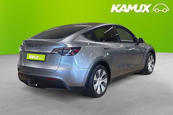 Tesla Model Y 4 of 5