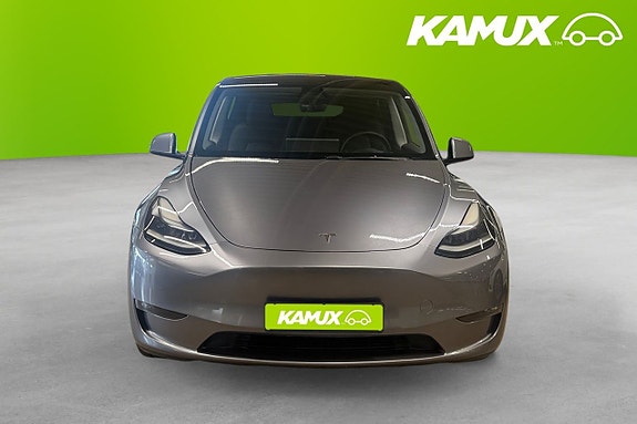 Tesla Model Y 6 of 24