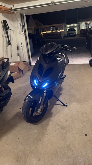 Yamaha Aerox 4 of 5