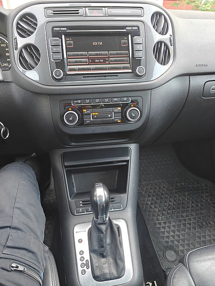Volkswagen Tiguan 3 of 5