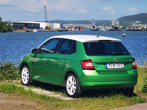Skoda Fabia 2 of 4